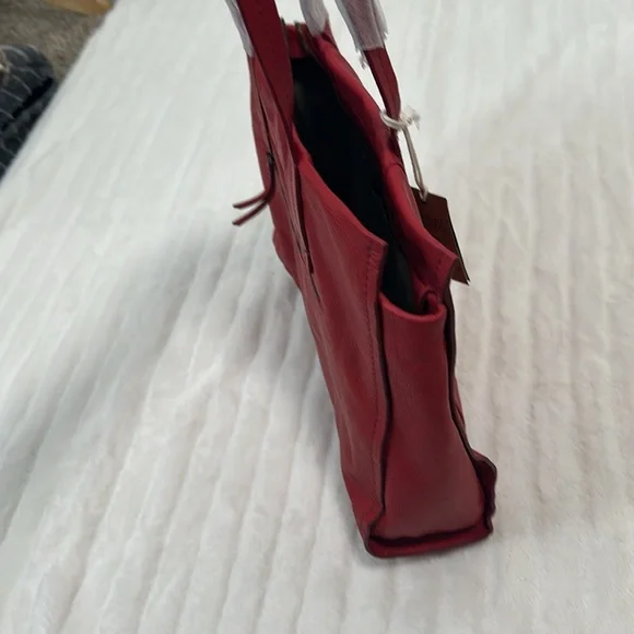 📷 NWT American Leather Co Scarlett Zip Top Tote Cherry Red Smooth - Picture 5 of 8